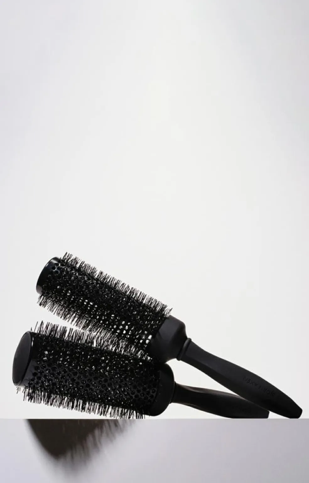 Blowout Long Barrel Brush