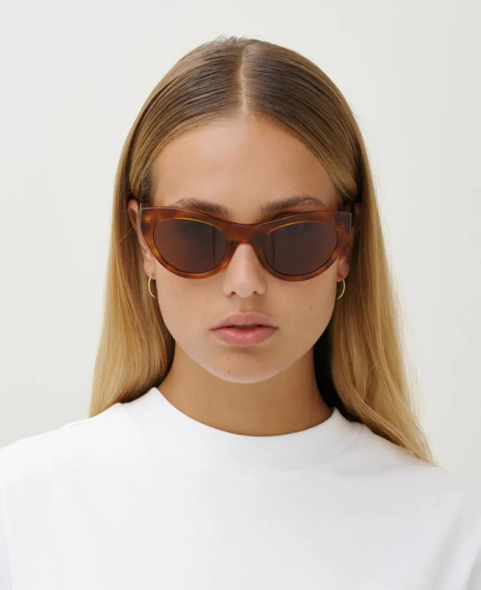 Donna Solbrille