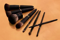 Foundation YB4 Luxe Makeup Brush