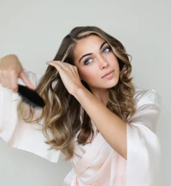 Heatless Curls In Mulberry Silk