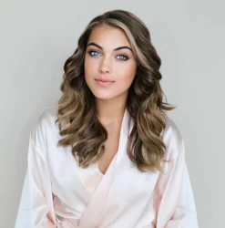 Heatless Curls In Mulberry Silk