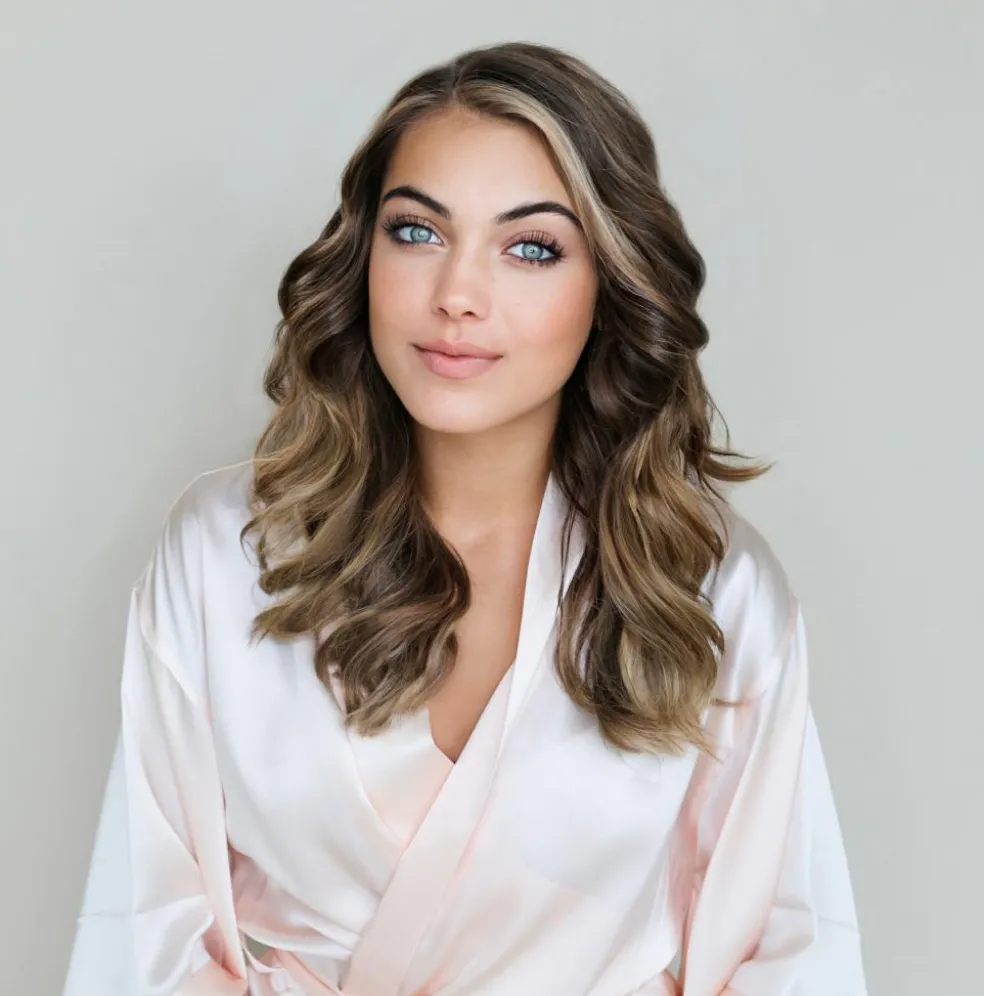 Heatless Curls In Mulberry Silk