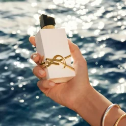 Libre L'Eau Nue
