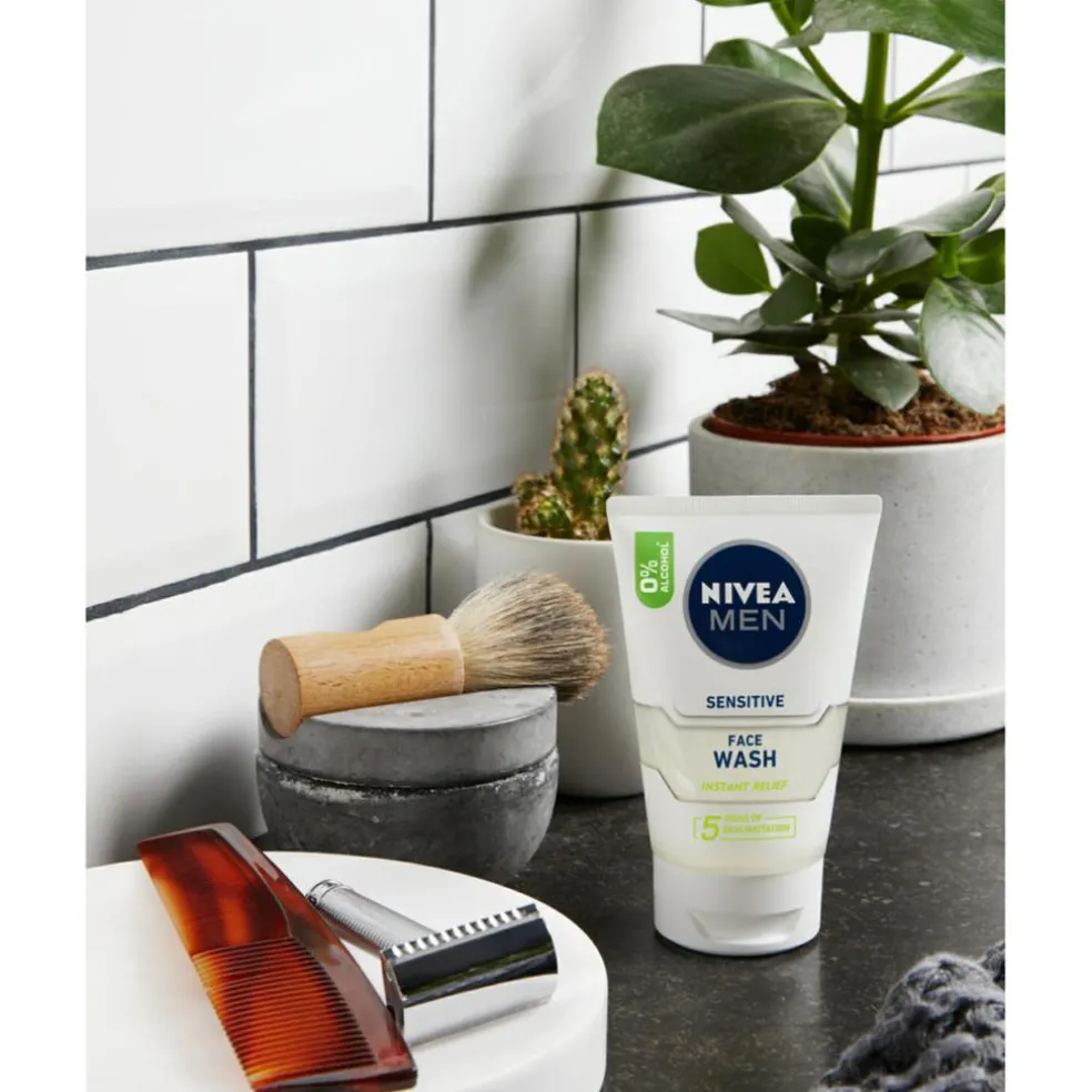 MEN Sensitive Face Wash