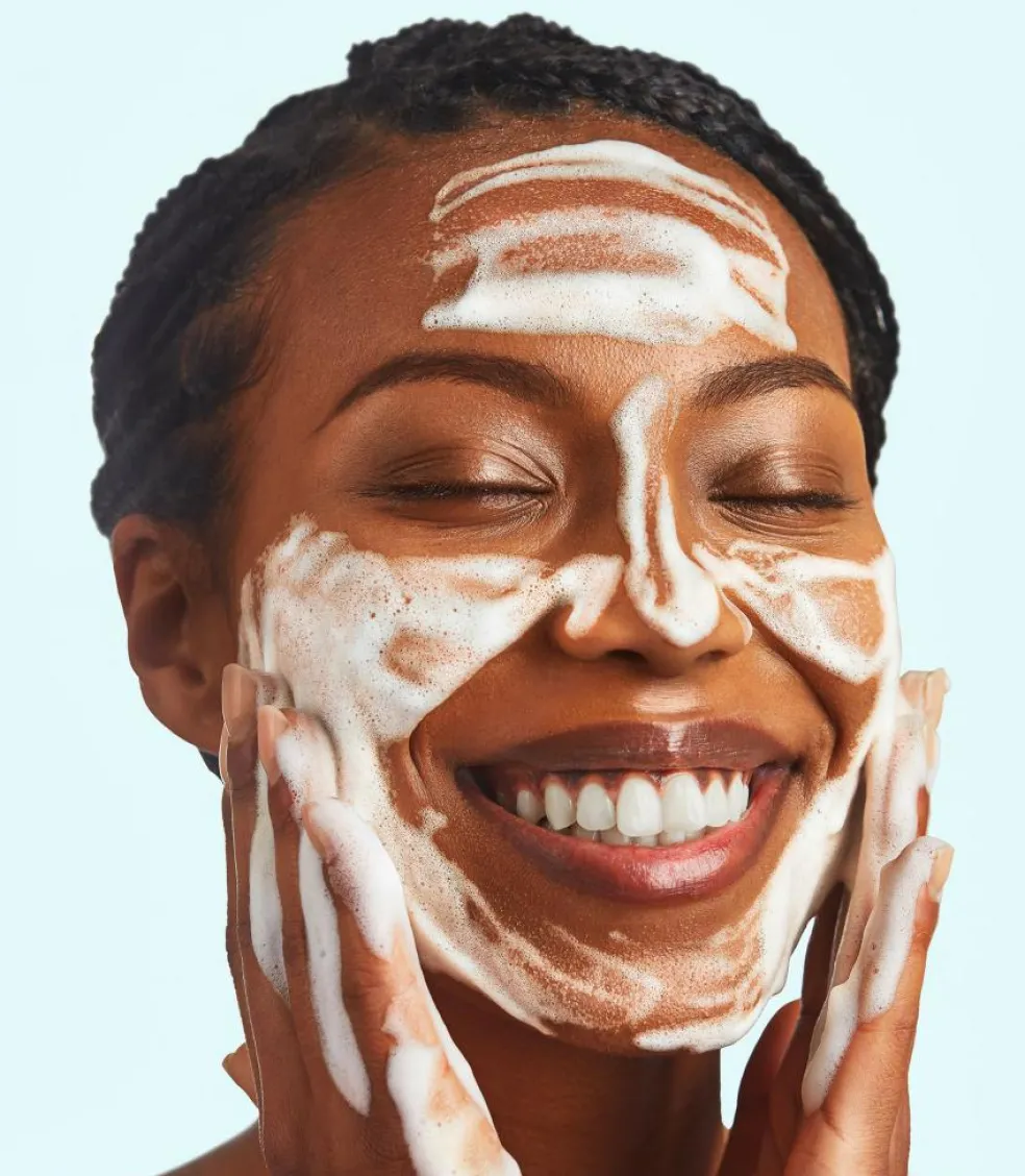 Pure Glow Renewing Daily Cleanser